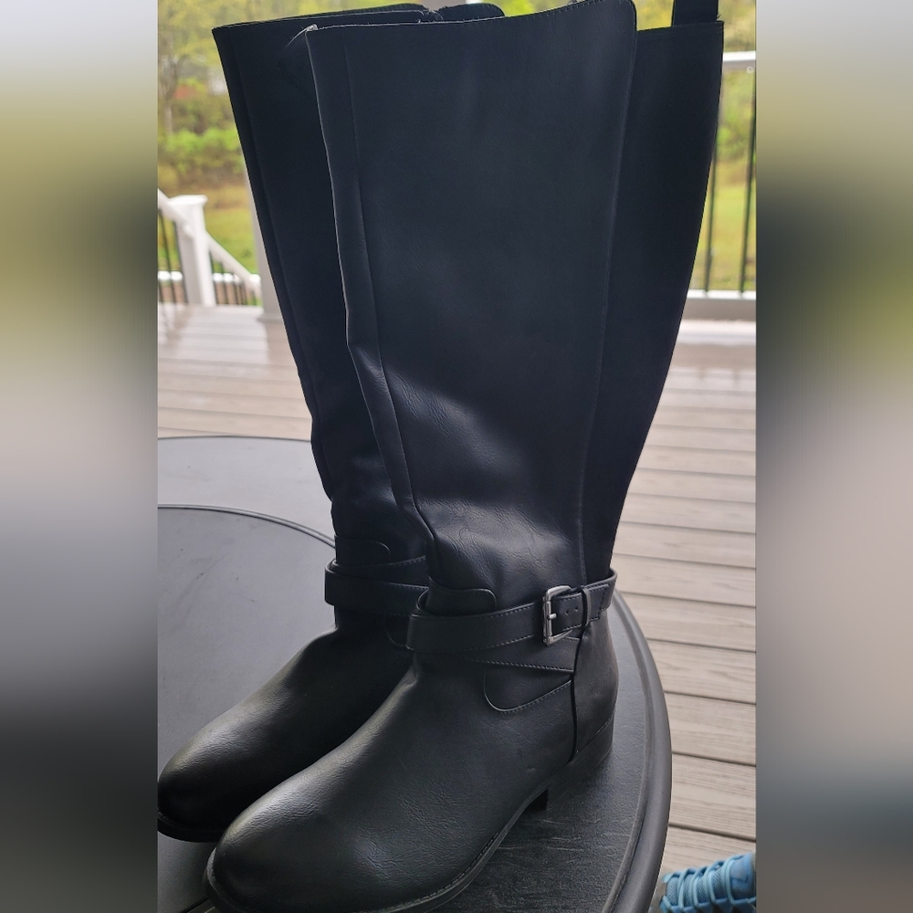 Women's boots - New without tags